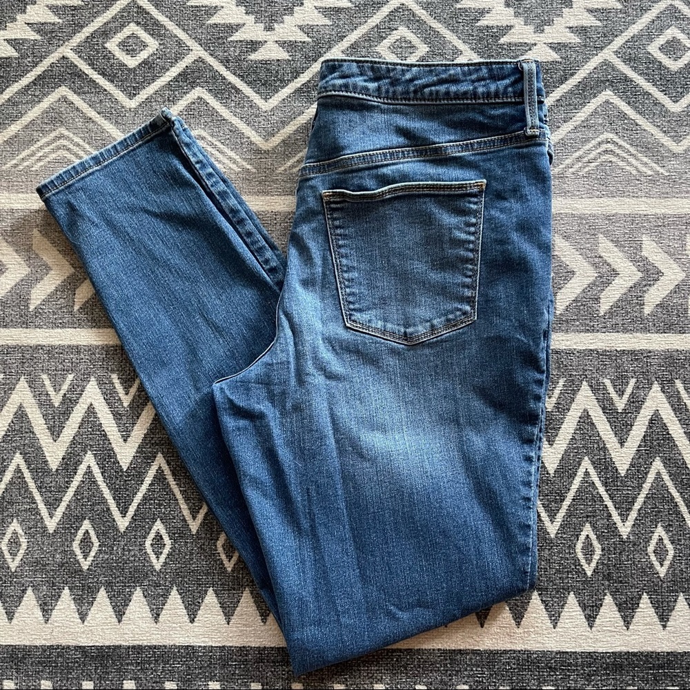 Universal Thread jeans